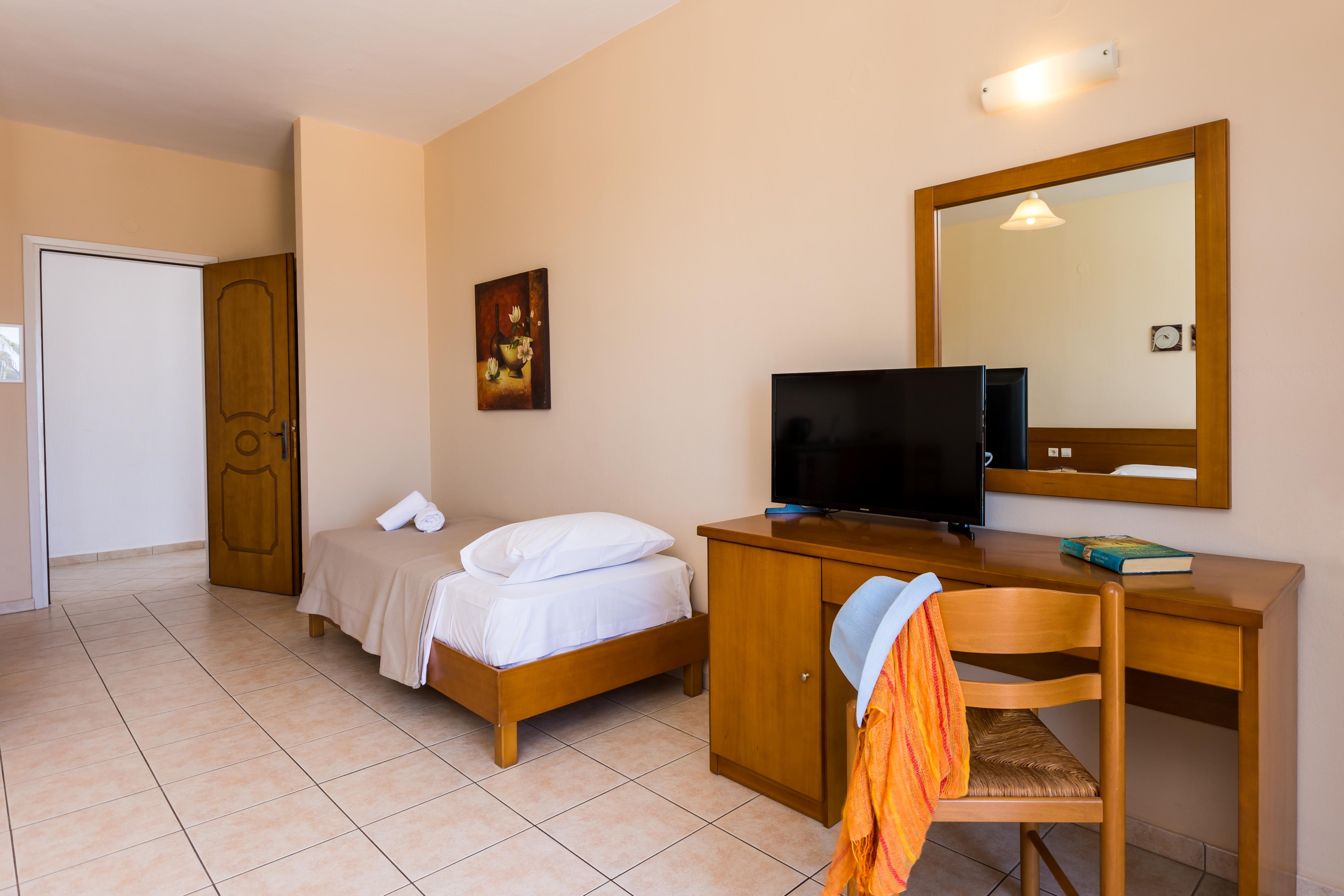 Aparthotel Asterias Village 4*