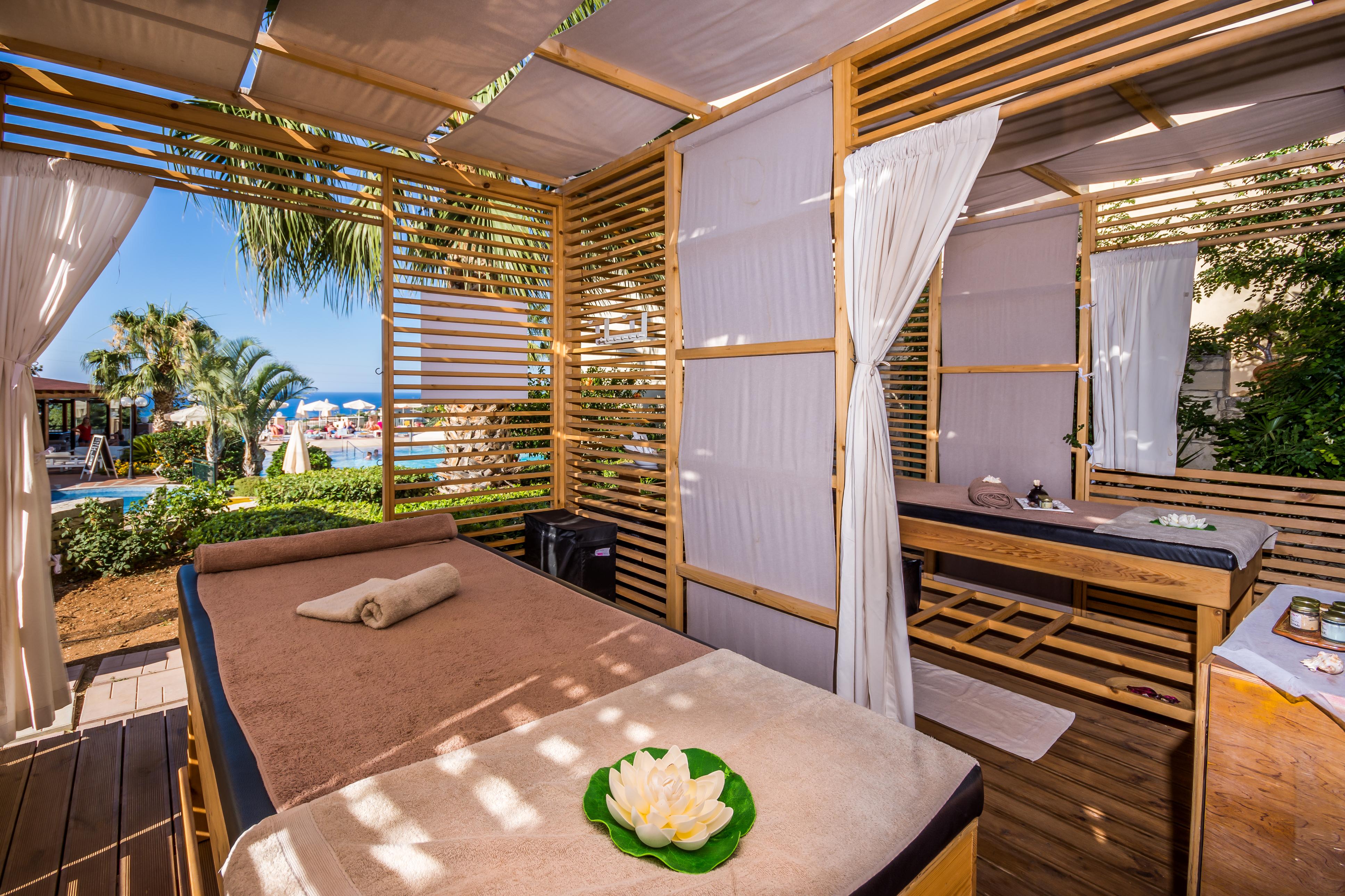 Asterias Village Aparthotel 4*