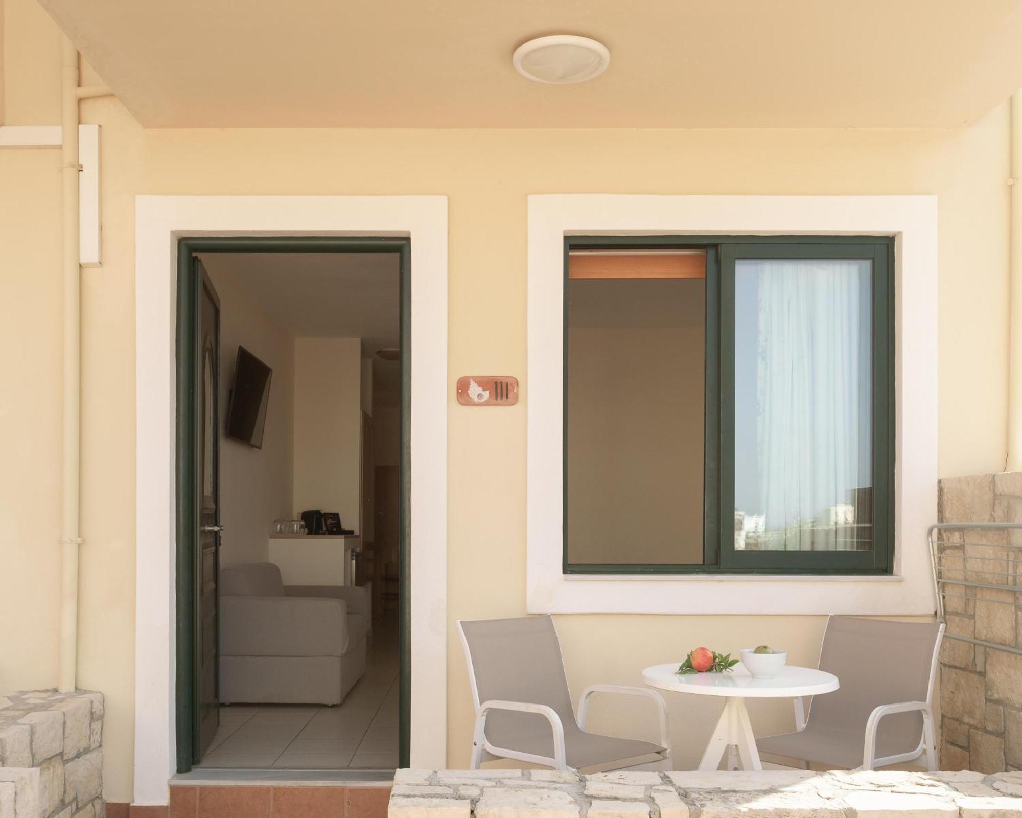 Asterias Village Hotel apartamentowy