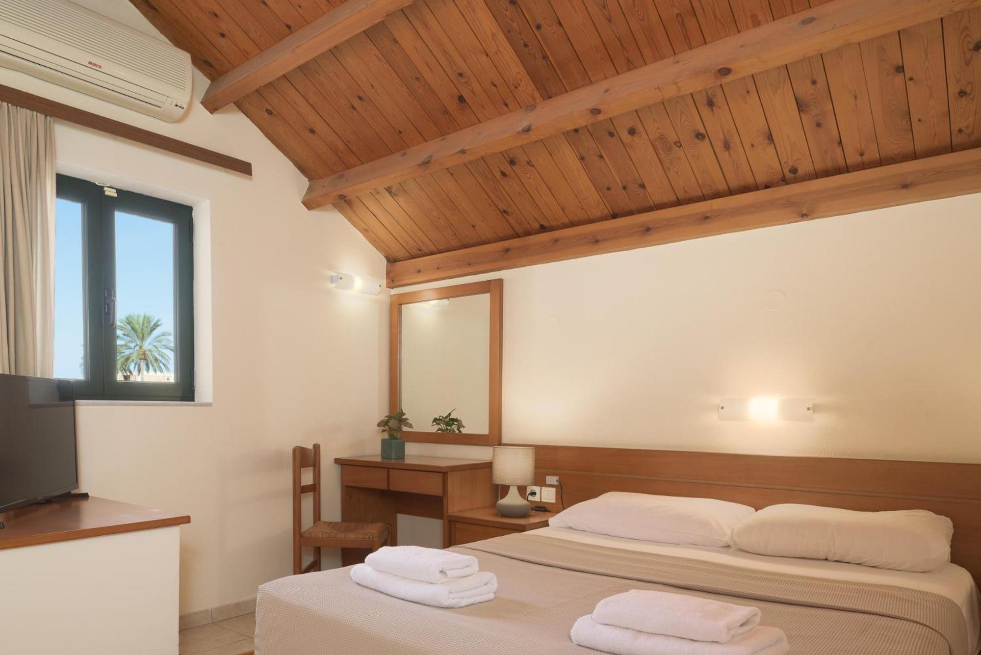 Asterias Village 4*