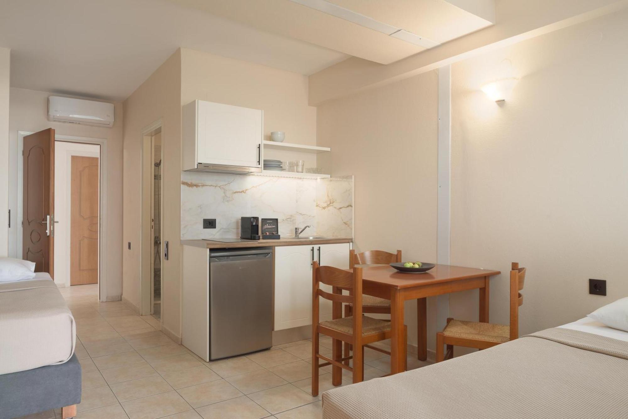 Asterias Village Hotel apartamentowy 4*