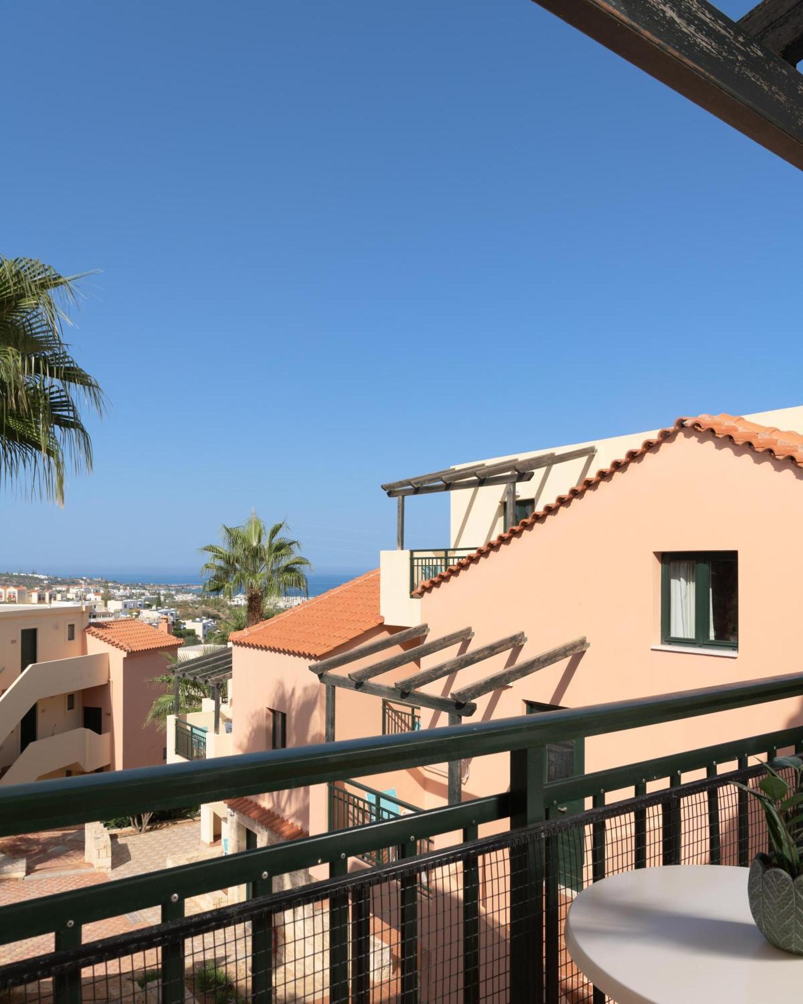 Aparthotel Asterias Village 4*